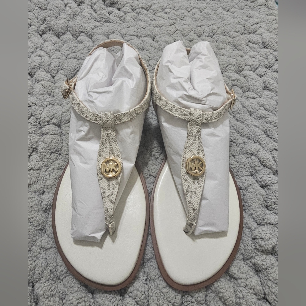 NEW Michael Kors Vanilla Mallory Thong Sandals